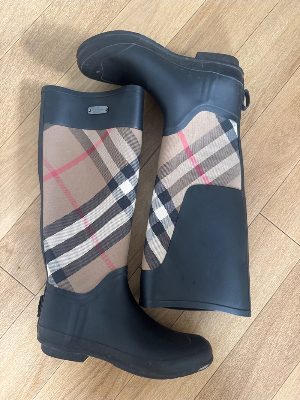 Burberry Black & Beige Plaid Women's Rain Boots. Sz 7